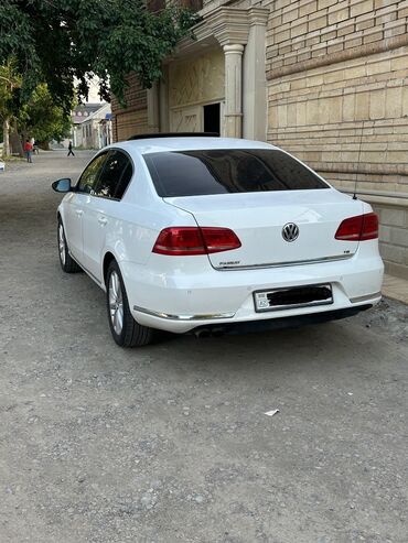 бампер на гольф 2: Volkswagen Passat: 1.8 l | 2011 il Sedan