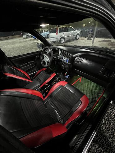 Volkswagen: Volkswagen Golf: 1994 г., 1.6 л, Механика, Бензин, Хэтчбэк — 10