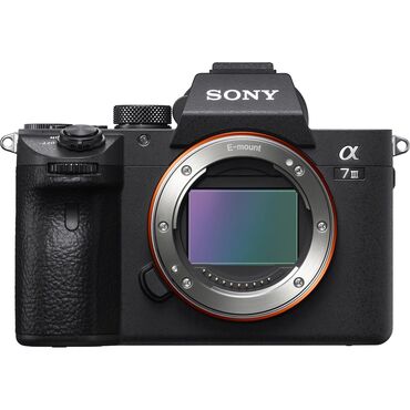 Видеокамеры: Сдаю в аренду Sony alpha a7 iii Камера в отличном состоянии. Имеется 2