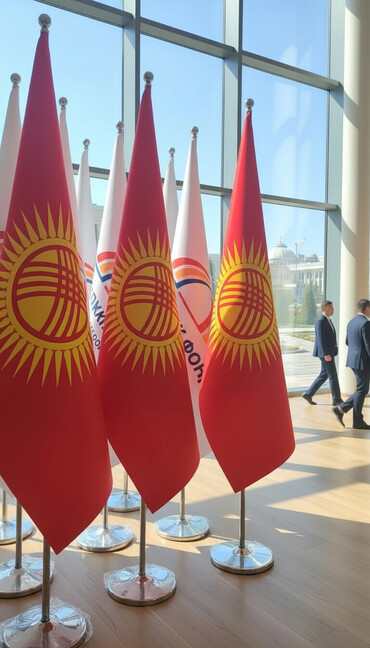 Другие предметы коллекционирования: Флаги флагштоки деревянные флагштоки хромированные флагштоки — 1