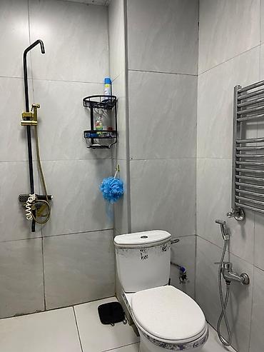 Uzunmüddətli kirayə mənzillər: Kirayə verilir: 2 otaqlı 55kvmənzil - Məkan: çoxmərtəbəli binada — 1