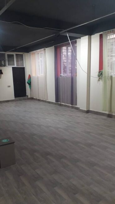 Digər kommersiya daşınmaz əmlakı: Həzi Asalanov metrosuna yaxın yerləşən ümumi sahəsi 240 kv,m olan — 7