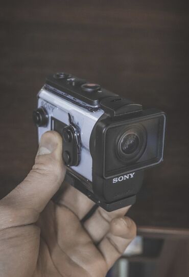 Видеокамеры: Экшен камера Sony as300 Снимает на разы лучше Гопро Батарейка держит в