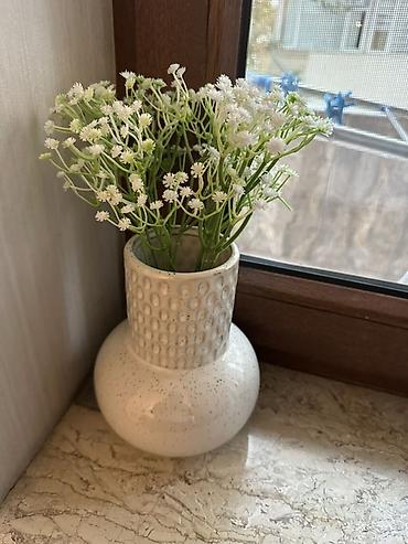 sap: Bir vaza, Keramika — 1