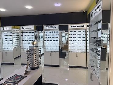 optik eynek modelleri: Optika mağazası – geniş eynək və linza seçimi • Brendlər: Ray-Ban — 2