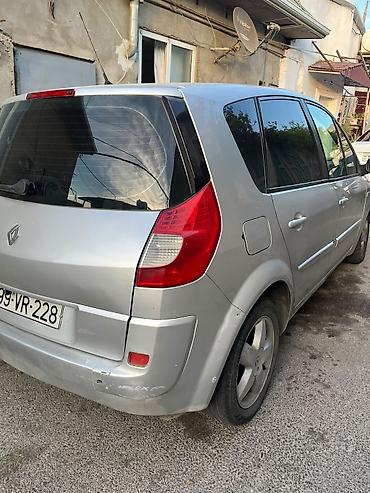 kia ceed ekran: Renault Scenic (gümüş rəng), kompakt monovolumen. Xüsusiyyətlər: - — 3