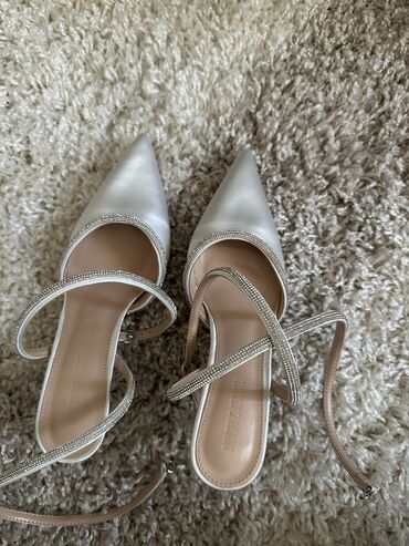 обувь женская классика: Туфли Размер: 38, цвет - Серебристый
