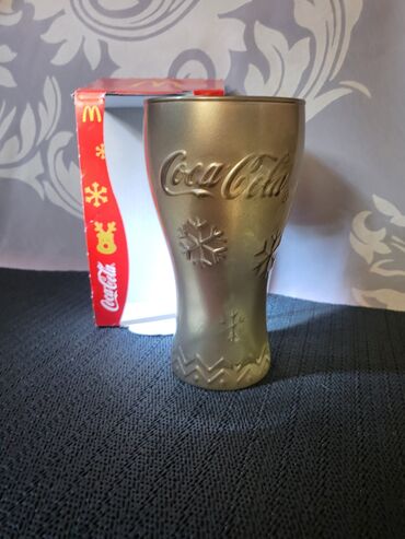 Čaše: Casa nova coca cola,limitirana bozicna serija iz 2021god. Nova — 2