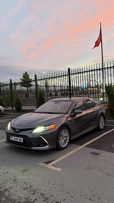 Toyota Camry: 2020 г., 2.5 л, Автомат, Бензин, Седан