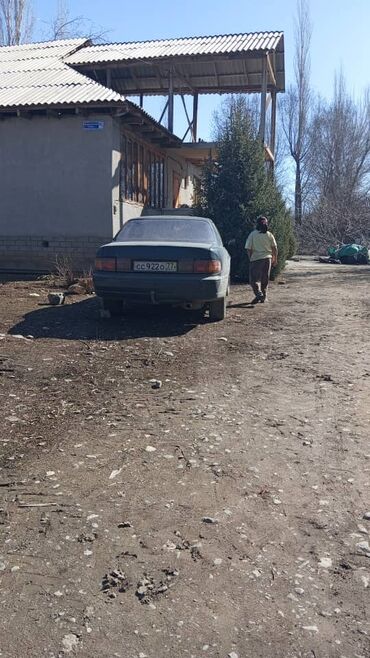 киргизия автомобили: Toyota Camry: 1993 г., 2.2 л, Механика, Бензин, Внедорожник