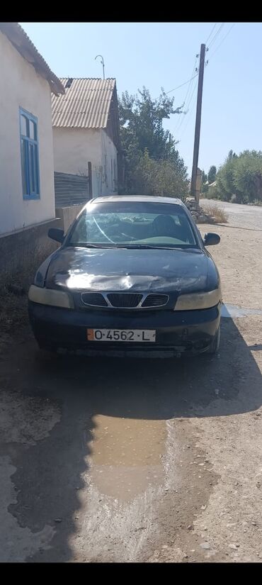 обмен на авто с доплатой: Daewoo Nubira: 1997 г., 1.6 л, Механика, Бензин, Седан