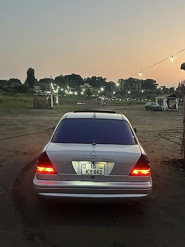 mercedes benz e250: Mercedes-Benz C-Class: 2.3 l | 1998 il Sedan — 5