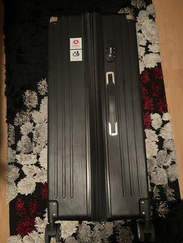 Çamadanlar: 2 defe istifade olunmus camadandir. Boyukdur ve cibleri coxdu sekilde — 4