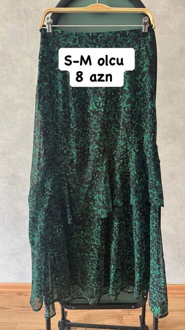 Ətəklər: Qadın geyimləri – ətək və donlar (S–M/S–M–L ölçülər) Her biri yeni — 7