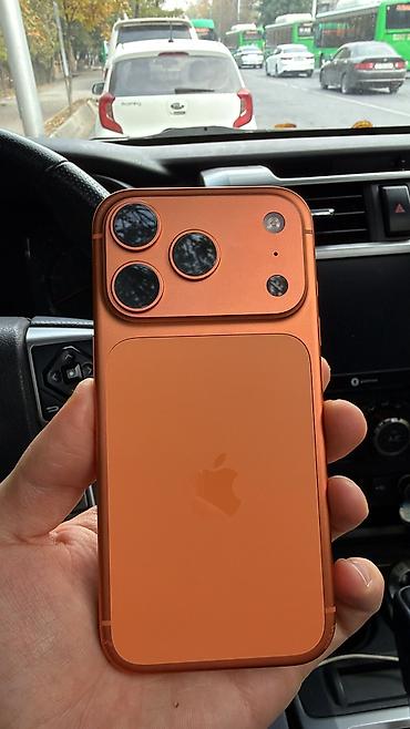 xs max 64: IPhone 17 Pro, 256 ГБ, оранжевый цвет. По фото и информации на экране — 4