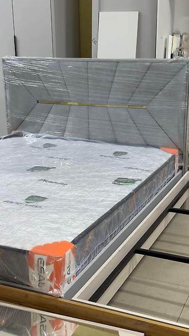 Двуспальные кровати: Двухспальная кровать с мягкой изголовьем. Основание железный каркас. В — 10