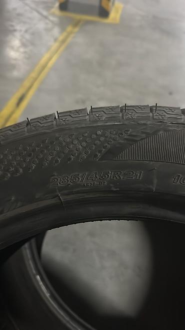 Зимние шины 285/45 R21 - Размер: 285/45 R21 (радиальные) - Сезон at lalafo.kg Зимние шины 285/45 R21 - Размер: 285/45 R21 (радиальные) - Сезон