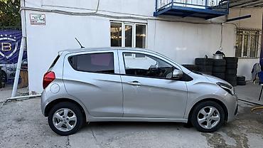 sonata 2008: Chevrolet Spark: 2017 г., 1 л, Автомат, Бензин, Хэтчбэк — 3
