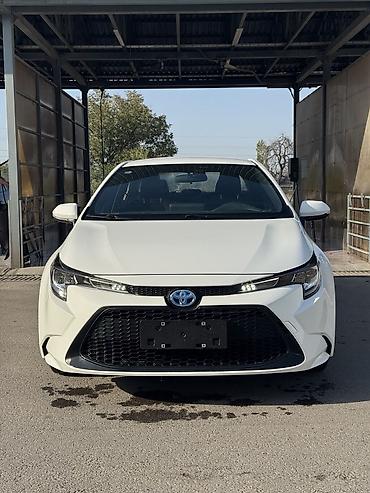Транспорт: Toyota Corolla: 2023 г., 1.8 л, Вариатор, Гибрид, Седан — 3
