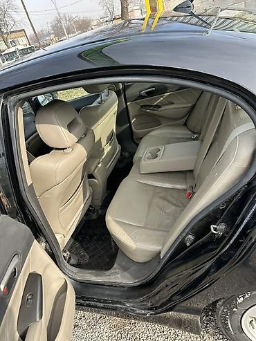 Honda: Honda Civic: 2009 г., 1.3 л, Вариатор, Гибрид, Седан — 8