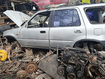 срв 1 кузов: Разбор Honda CR‑V I поколения (ориентировочно 1995–2001 гг.), правый — 2