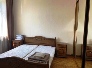 Köhnə tikili: Bakı, 3 otaqlı, Köhnə tikili, m. 28 may, 70 kv. m — 3