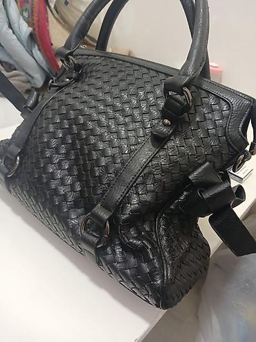Toxuma naxışlı qara çanta - Material: toxuma effektli süni/deri