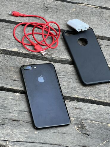 Apple iPhone: IPhone 7 Plus, Б/у, 128 ГБ, Черный, Чехол, Зарядное устройство, Кабель, 75 %