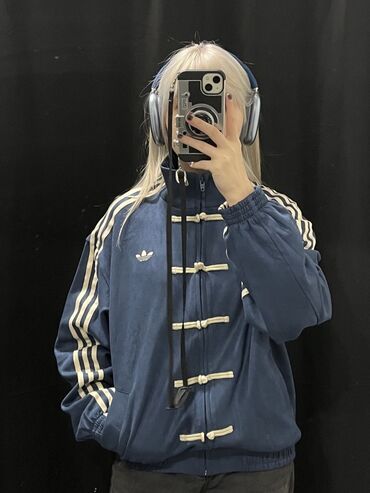 стильные украшения из кожи: Спортивная куртка-ветровка adidas Originals - Цвет: темно-синий с