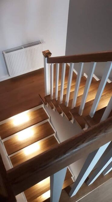 Деревянные лестницы: Стильная деревянная лестница, выполненная в классическом стиле — 28