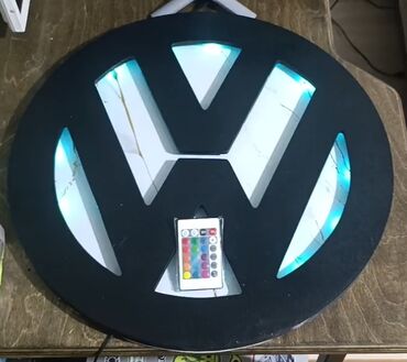 диско шар: Элемент декора в виде логотипа Volkswagen с интегрированной LED