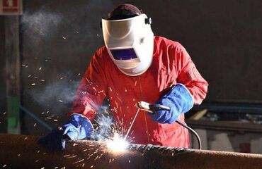 разный рабочий: Требуется Сварщик на производство, Оплата Ежемесячно