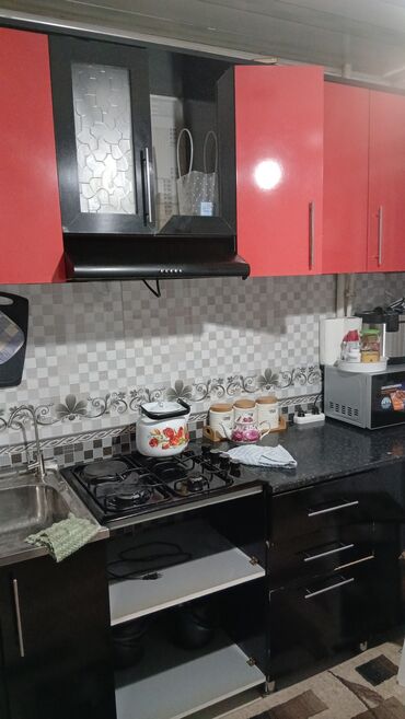 продаю дом этаж бишкек: 2 комнаты, 42 м², 103 серия, 3 этаж