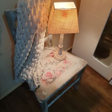 Stolice: Ručno oslikana drvena stolica u shabby chic stilu.Puno drvo.Moze kao — 5