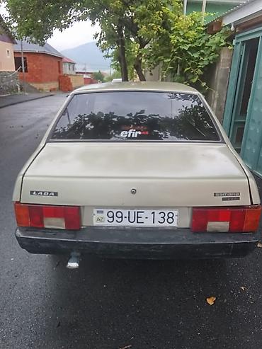 VAZ (LADA): Lada Samara sedan Xüsusiyyətlər: - Kuzov: 4 qapılı sedan, açıq-bej — 9