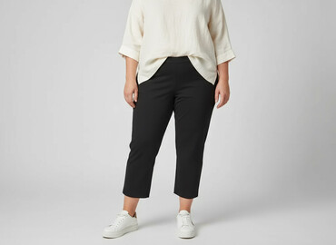 spodnie na szelkach krzyżówka: 3/4 Trousers for women, size 4XL at lalafo.pl spodnie na szelkach krzyżówka: 3/4 Trousers for women, size 4XL