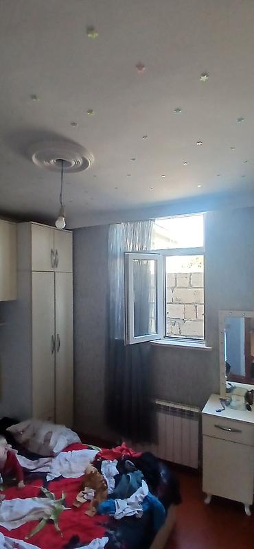 insaatcilarda satilan bina evleri: Satılır: həyət evi - Plan: 2 otaq + mətbəx, dəhliz. - İstilik — 4