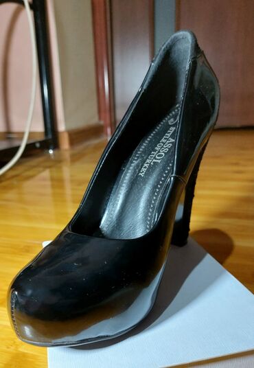 женский ботинка: Туфли 38, цвет - Черный