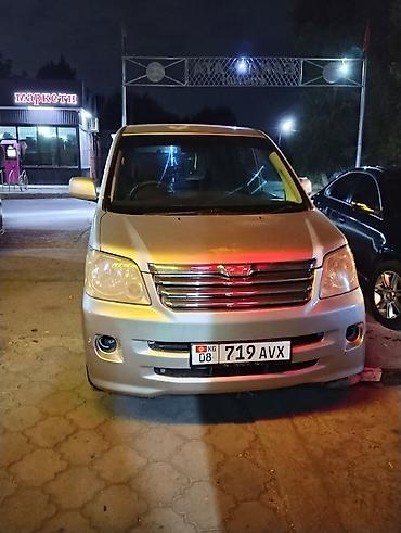 Toyota: Toyota Noah: 2003 г., 2 л, Автомат, Бензин, Минивэн — 2