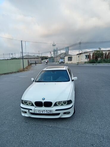 bmw 320si: BMW 528: 2.8 l | 1996 il Sedan