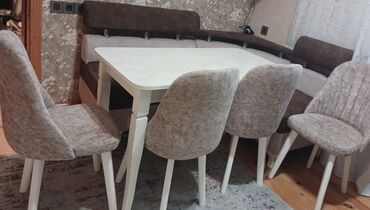 Nənnilər: Gun1. Divan 8 lik qubka dest stol 4 stulla birlikde 550azn satilir