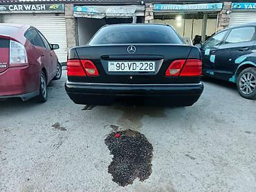 Mercedes-Benz: Mercedes-Benz E-Class: 3.2 l | Sedan — 4
