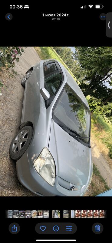 Honda: Honda Civic: 2001 г., 1.5 л, Вариатор, Бензин, Хэтчбэк
