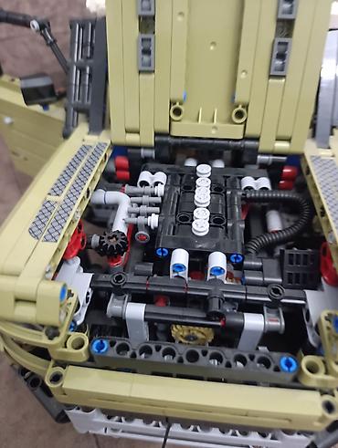 спортивный тренажер: Конструктор внедорожника (аналог Land Rover 4x4) из серии Technic — 2