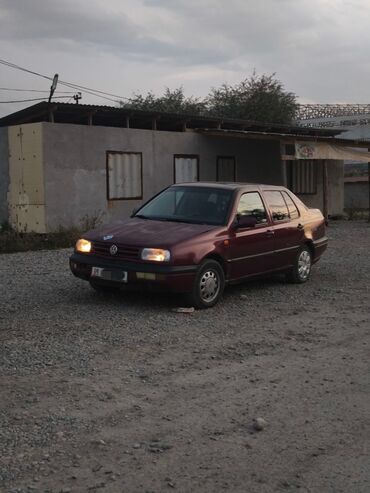 продаю венту: Volkswagen Vento: 1995 г., 1.8 л, Механика, Газ, Седан