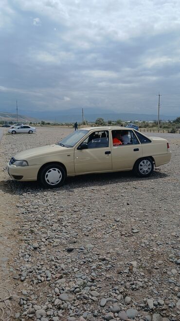 некся 2007: Daewoo Nexia: 2010 г., 1.6 л, Механика, Бензин, Седан