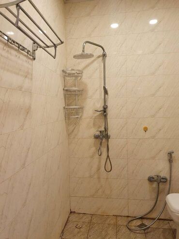 Uzunmüddətli kirayə mənzillər: Elimlər metrosunun yaxınlığında Baki Dövlətə yaxın 17 mertebeli — 7