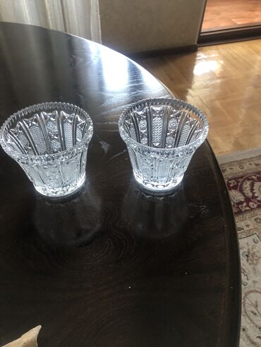 ваза стеклянная: Продаю Чешский хрусталь вазу-конфетницу. Советский Союз. Высота 8 см.с