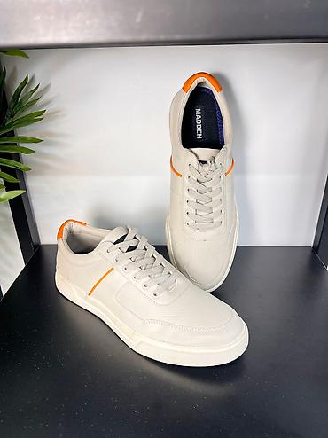 Кроссовки и спортивная обувь: Мужские подборки кроссовок 💯 оригинал из США Действует скидка -30%🔥 В — 13