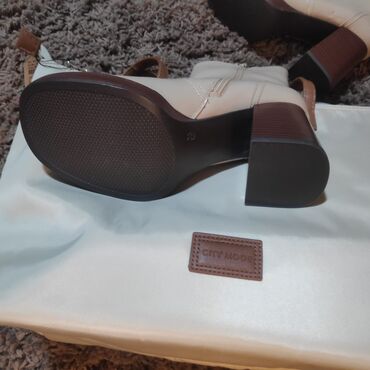 Gležnjače: Gležnjače, 38 — 9